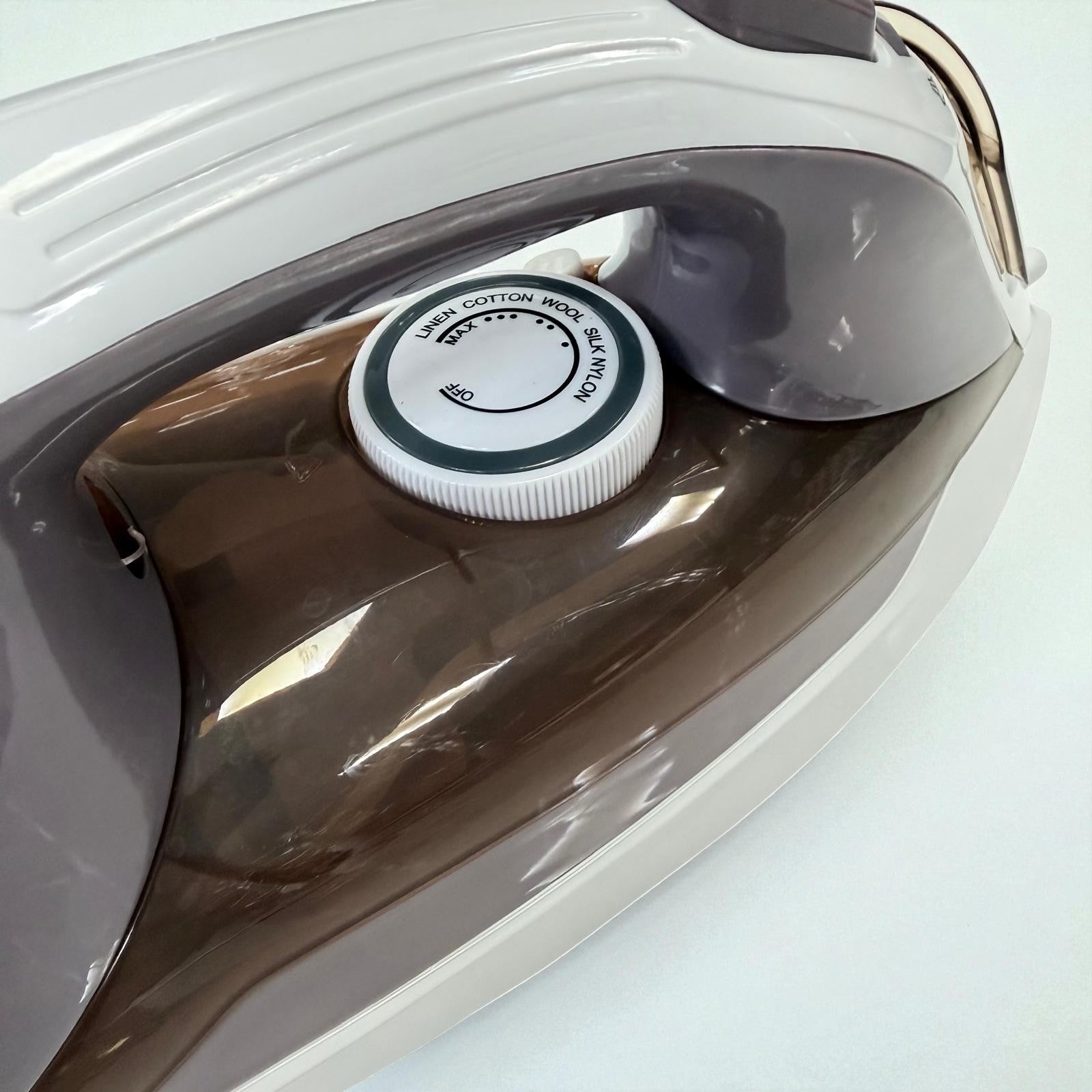 Royal Swiss Strijkijzer 2600W – Keramische Zoolplaat – Krachtig & Soepel Strijken