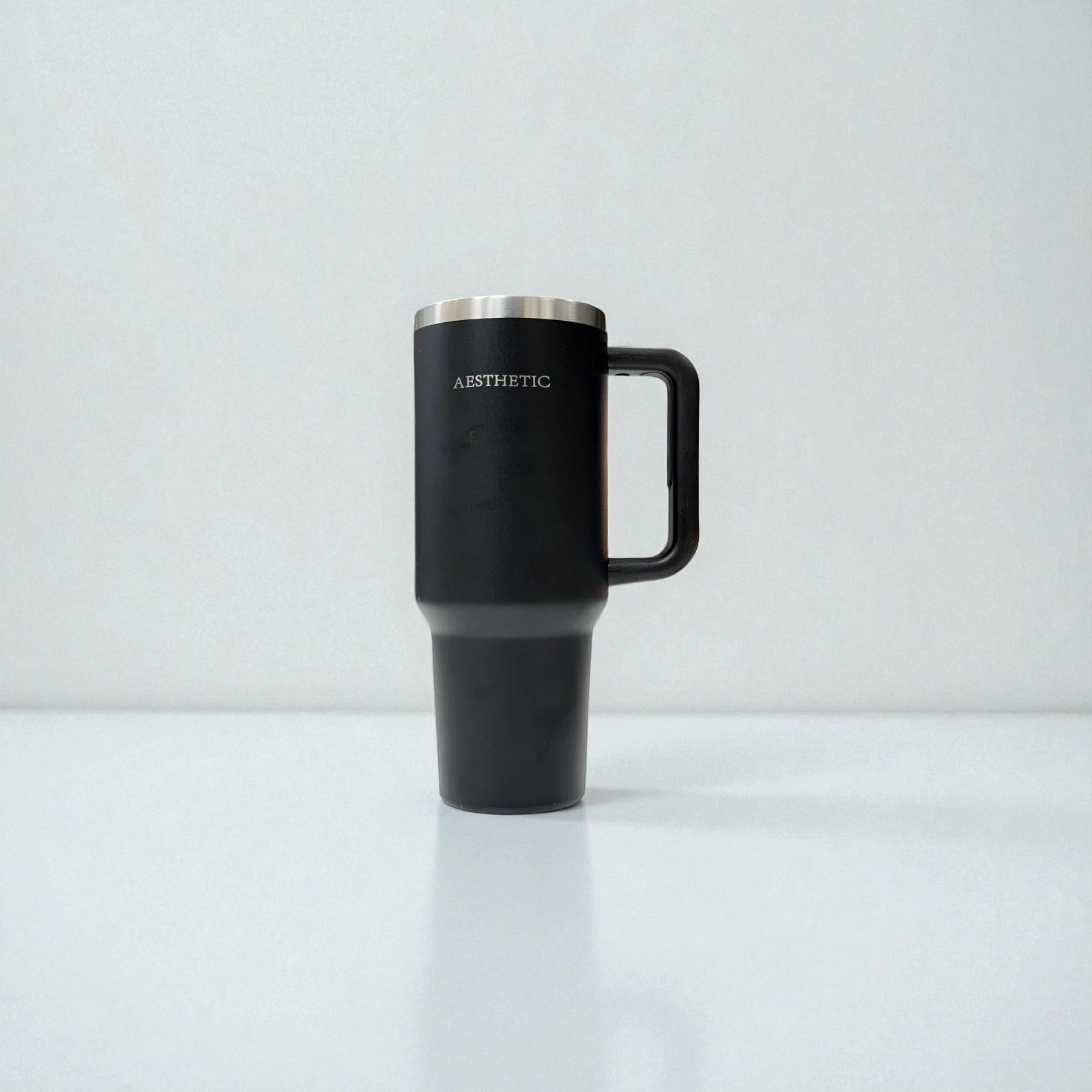 Thermobeker met Handvat & Rietje – Dubbelwandig RVS – Aesthetic Design
